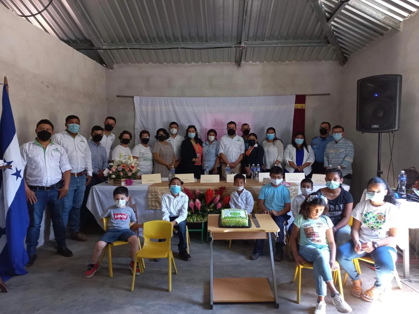 Encuentro de la comunidad y colaboradores del CNNEE en el centro.